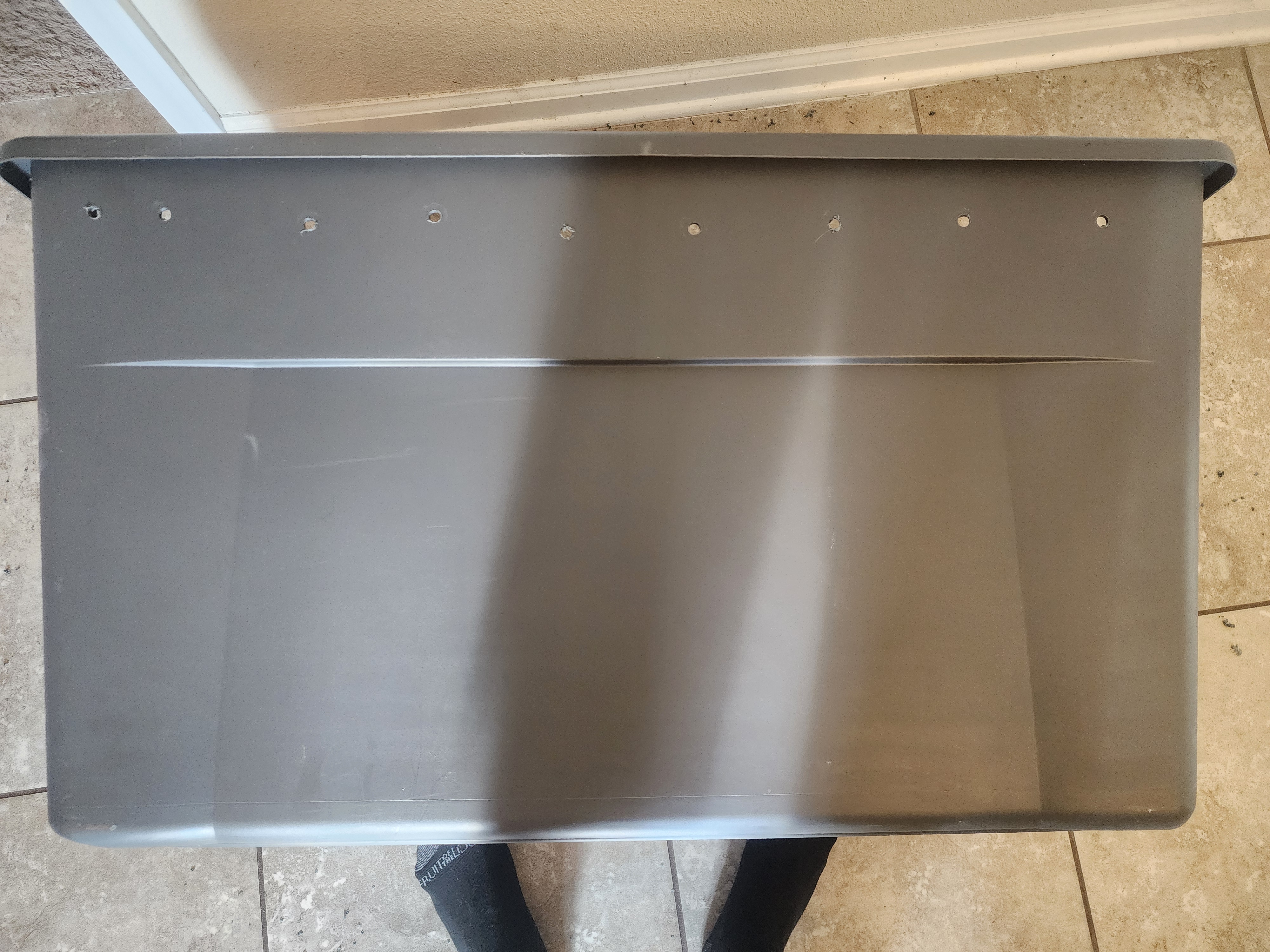 Side/lid ventilation example on a tote